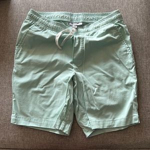 Elastic waist, colorful and formal looking Goodfellow shorts